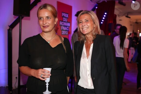 Claire Chazal et Julie Bonnie (lauréate) lors de la soirée Prix du Roman Fnac au Théâtre du Châtelet, à Paris, le 29 août 2913.