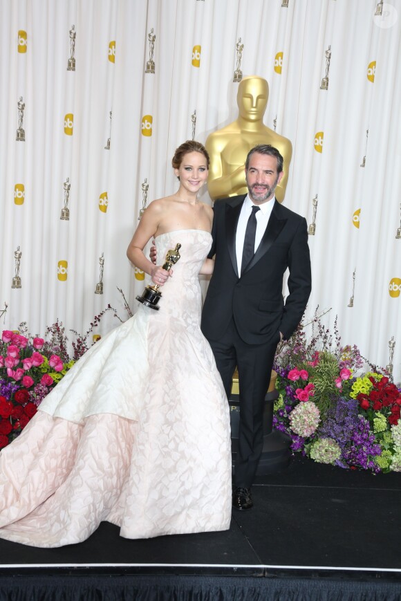 Jennifer Lawrence et Jean Dujardin aux Oscars à Los Angeles, le 24 février 2013.