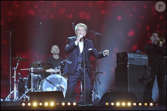 <p>Eddy Mitchell sur la scène des Victoires de la Musique à Paris, le 1er mars 2011.</p>