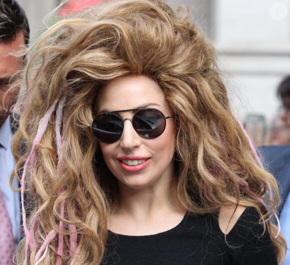 Lady GaGa quittant son hôtel à Londres le 30 août 2013.