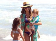 Jessica Alba, sexy en bikini à Malibu, s'éclate avec son mari et ses enfants