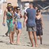 Jessica Alba, son mari Cash Warren et leurs filles Honor et Haven sur la plage de Malibu, le 1er septembre 2013.