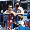 Alyssa Milano avec son mari Dave Bugliari et leur fils Milo au Farmers Market, lors du Labor Day, à Studio City, le 1er septembre 2013.