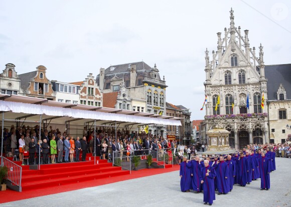 La Cavalcade d'Hanswijk de Malines s'est déroulée le 1er septembre 2013 en présence du roi Philippe et de la reine Mathilde de Belgique. Leur première sortie officielle depuis l'intronisation du nouveau roi des Belges le 21 juillet.