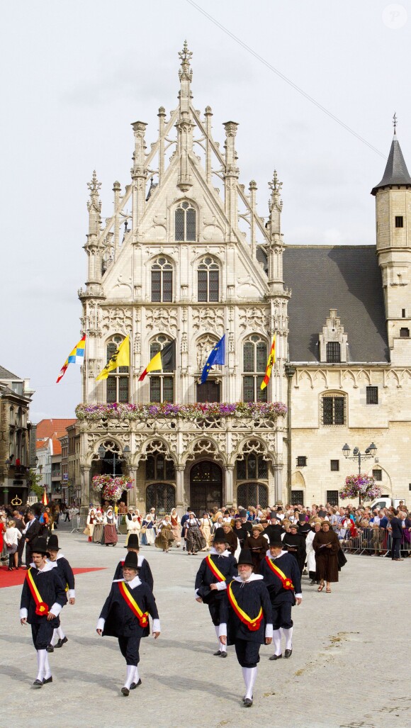 La Cavalcade d'Hanswijk de Malines s'est déroulée le 1er septembre 2013 en présence du roi Philippe et de la reine Mathilde de Belgique. Leur première sortie officielle depuis l'intronisation du nouveau roi des Belges le 21 juillet.