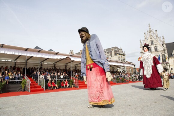 La Cavalcade d'Hanswijk de Malines s'est déroulée le 1er septembre 2013 en présence du roi Philippe et de la reine Mathilde de Belgique. Leur première sortie officielle depuis l'intronisation du nouveau roi des Belges le 21 juillet.