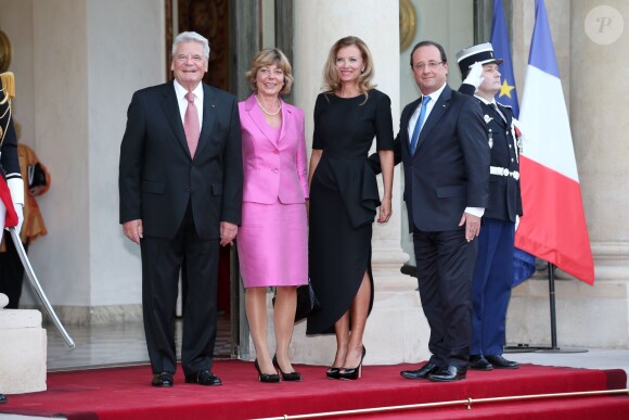 Joachim Gauck, président de l'Allemagne, sa compagne Daniela Schadt, François Hollande et Valérie Trierweiler lors d'un dîner d'Etat le 3 septembre 2013 à l'Elysée