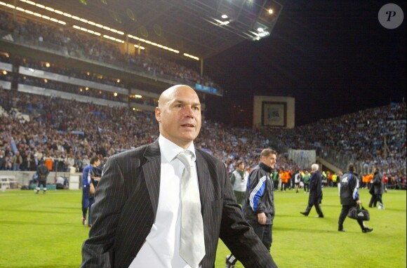 Le directeur sportif de l'OM José Anigo à Marseille le 6 mai 2004.