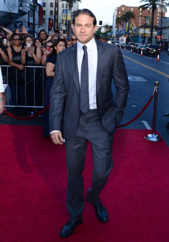 Le très sexy Charlie Hunnam lors de la soirée de l'avant-première de la 6e saison de Sons of anarchy à Los Angeles, le samedi 7 septembre 2013.