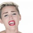 Miley Cyrus dans le clip de son nouveau single Wrecking Ball.