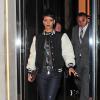 Rihanna quitte l'hôtel 45 Park Lane et se rend dans la boutique River Island, pour célébrer le lancement de sa nouvelle ligne de vêtements, Rihanna for River Island. Londres, le 10 septembre 2013.