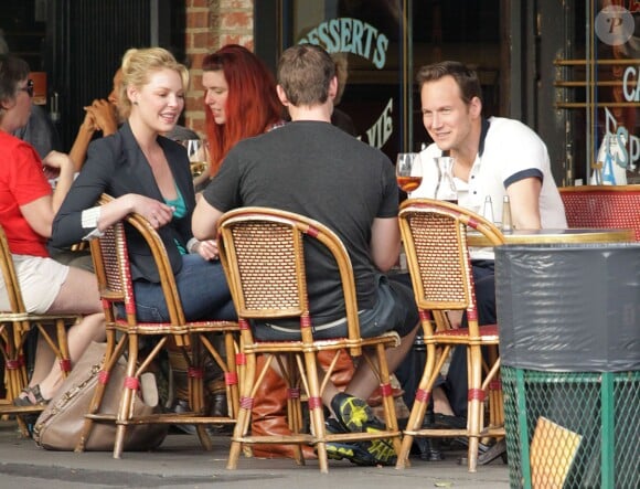 Exclusif - Katherine Heigl et Patrick Wilson déjeunent en terrasse au restaurant "Figaro Cafe" à Los Feliz, le 15 février 2013 : ambiance détendue !