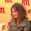 Clémentine Célarié évoque son ami Thierry Monfray au micro d'Yves Calvi sur la station RTL, le 17 septembre 2013.