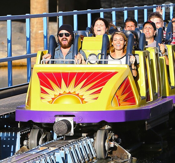 Exclusif - Aaron Paul et sa femme Lauren Parsekian s'amusent à Disneyland. Le 17 septembre 2013 en Californie.
