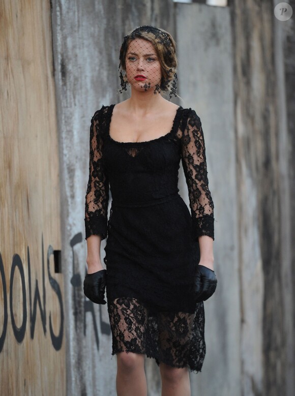 Amber Heard fatale sur le tournage du film "London Fields" à Londres le 19 septembre 2013.
