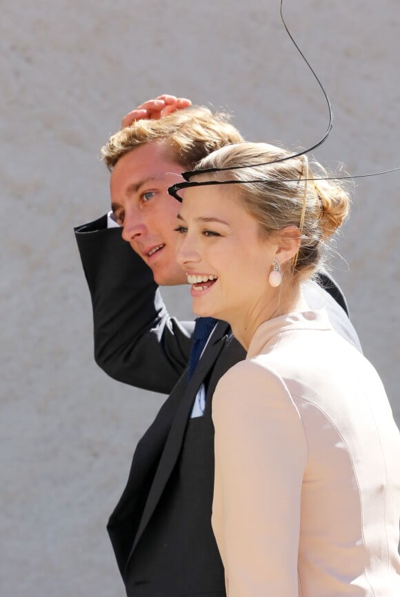Pierre Casiraghi et Beatrice Borromeo souriants au magnifique mariage du prince Felix de Luxembourg et la princesse Claire en la basilique Sainte Marie-Madeleine de Saint-Maximin-La-Sainte-Baume, le 21 septembre 2013.