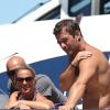 Sébastien Loeb et sa femme Séverine sur leur bateau à Saint-Tropez le 23 juillet 2012