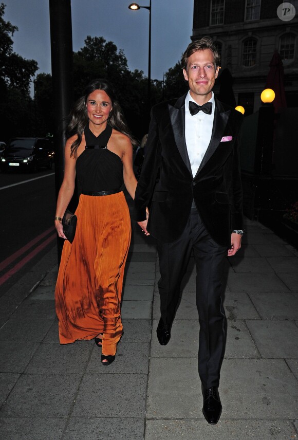 Pippa Middleton et son amoureux Nico Jackson lors de la soirée de charité Boodles Boxing Ball à l'hôtel Grosvenor House le 21 septembre 2013 à Londres