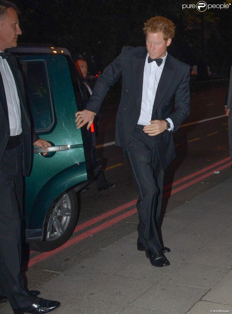 Le prince Harry lors de la soirée de charité Boodles Boxing Ball à l&#039;hôtel Grosvenor House le 21 septembre 2013 à Londres