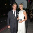 Sam Branson et son épouse Isabella lors de la soirée de charité Boodles Boxing Ball à l'hôtel Grosvenor House le 21 septembre 2013 à Londres