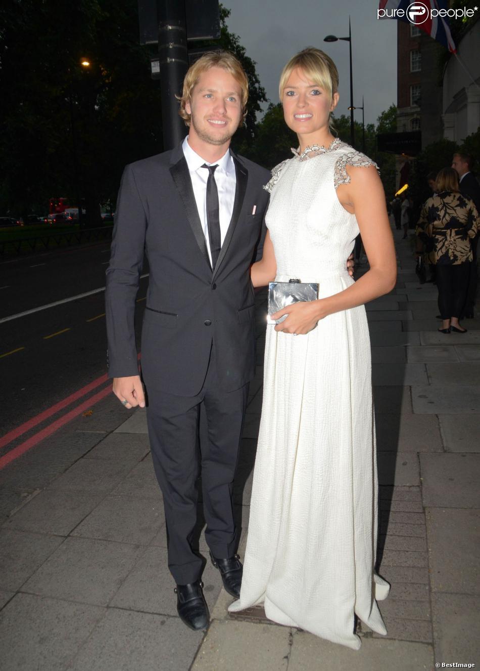 Sam Branson et son épouse Isabella lors de la soirée de charité Boodles Boxing Ball à l&#039;hôtel Grosvenor House le 21 septembre 2013 à Londres
