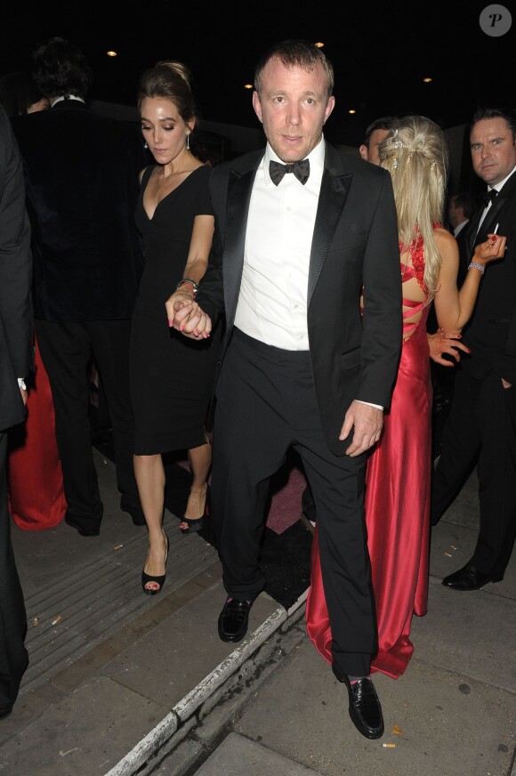 Jacqui Ainsley et Guy Ritchie lors de la soirée de charité Boodles Boxing Ball à l'hôtel Grosvenor House le 21 septembre 2013 à Londres