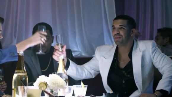 Drake : Mafieux héroïque dans le clip de ''Hold On, We're Going Home''