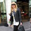 La mère de Lindsay Lohan, Dina, fait du shopping avec des amies à The Grove à Los Angeles. Le 1er février 2013.