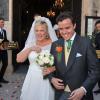 Le bonheur des mariés à la sortie de l'église. Mariage de Sophie de Schönburg-Gauchau, fille de la princesse Marie-Louise de Prusse et du comte Rudolf de Schönburg-Gauchau, avec Carles Andreu, le 15 septembre 2013 à Ronda, près de Marbella, en Andalousie.
