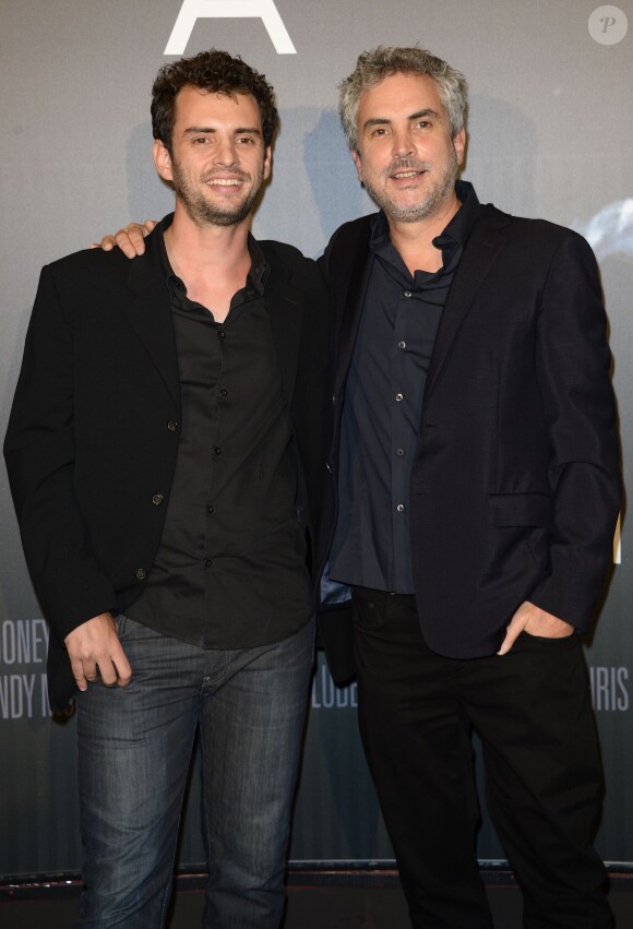 Jonas et son père Alfonso Cuaron lors de l'avant-première du film Gravity à Paris le 25 septembre 2013
