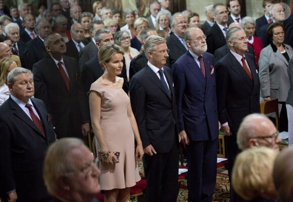 Le roi Philippe de Belgique et la reine Mathilde assistaient dans la soirée du 25 septembre 2013 en l'église Notre-Dame de la Cambre d'Ixelles à un concert en l'honneur de l'accession au trône du roi, en hommage aux 20 ans de règne du roi Albert II et en souvenir du roi Baudouin.