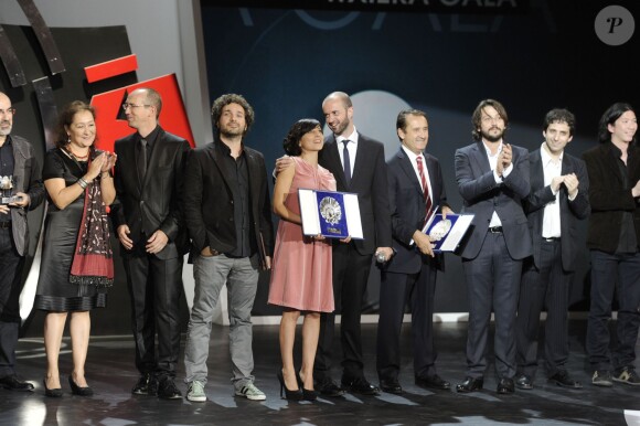 Tous les gagnants du festival du film de San Sebastien et le jury lors de la remise des prix et la clôture du 61e festival de Saint-Sébastien (San Sebastian) en Espagne le 28 septembre 2013