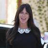 Jennifer Love Hewitt sort de chez Starbucks à Los Angeles, le 1er octobre 2013.