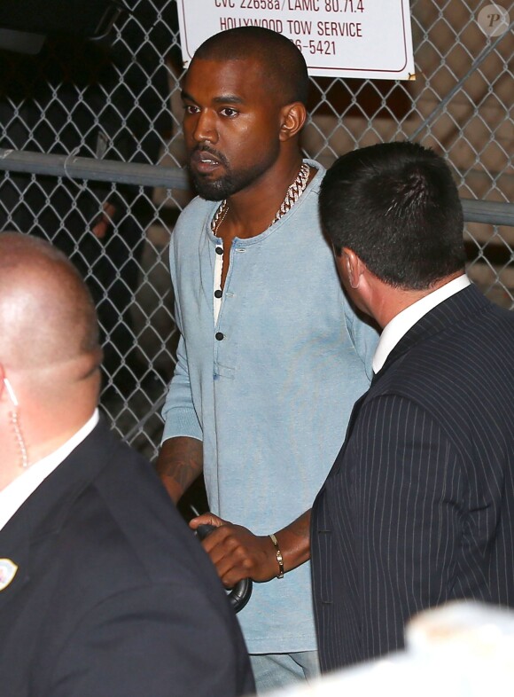 Kanye West se rend sur le plateau du "Jimmy Kimmel Live" à Hollywood, le 9 octobre 2013. L