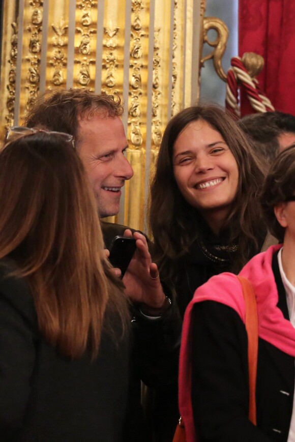 Charles Berling et Vanille Clerc - Remise de décorations au Palais de l'Élysée par le président de la République, François Hollande, à Paris le 9 octobre 2013.