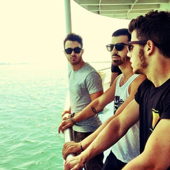 Les Jonas Brothers prennent la pose sur Instagram, en juillet 2013.