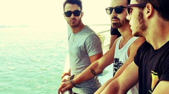 Jonas Brothers : Les trois frères se disputent et annulent leur tournée...