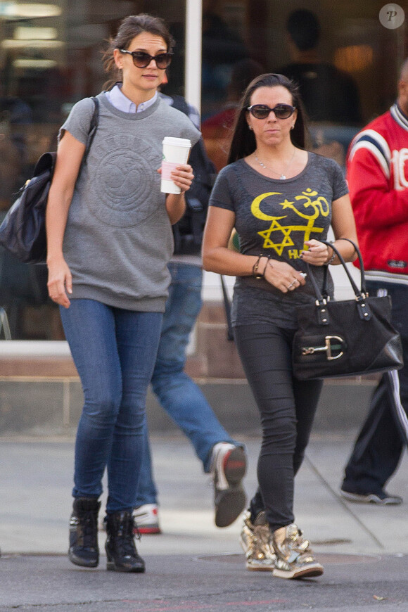 Katie Holmes et une amie à West Village à New York, le 8 octobre 2013.