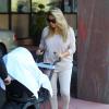 Kim Kardashian et Kanye West emmènent leur fille North chez le pédiatre à Beverly Hills, le 10 octobre 2013.