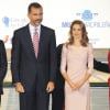Le prince Felipe et la princesse Letizia d'Espagne assistent à la cérémonie de clôture du sommet "Spain Startup & Investor Summit" à Madrid. Le 11 octobre 2013.