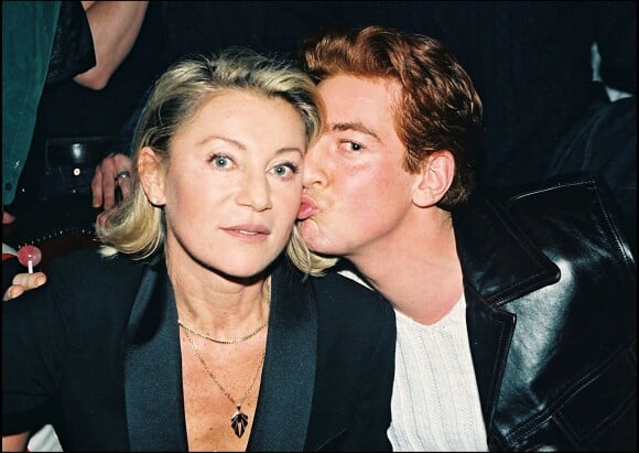 Sheila et son fils Ludovic, au Queen, à Paris, archives, janvier 1998.