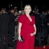 Kate Winslet, portant une robe Jenny Packham, affiche sa silhouette de femme enceinte de façon grandiose, à l'avant-première du film Last Days of Summer (Labor Day) à Londres dans le cadre du BFI London Film Festival, le 14 octobre 2013