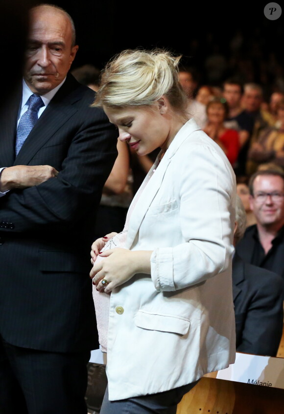 Mélanie Thierry enceinte lors de la soirée d'ouverture du Festival Lumière de Lyon, qui rend hommage à Jean-Paul Belmondo, le 14 ocotbre 2013