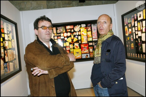 Bruno Mouron et Pascal Rostain à Paris pour leur exposition "Trash" en mars 2007.