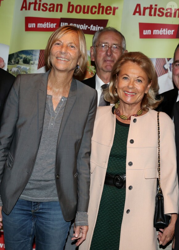 Marielle de Sarnez et Sophie de Menthon lors de la 2ème édition du Pot-au-feu des célébrités au restaurant le Louchebem, organisée par les Fédérations des Artisans Bouchers d'Ile-de-France à Paris le 17 octobre 2013