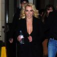 La jolie Britney Spears quitte son hôtel pour se rendre aux studios ITV, à Londres, le 16 octobre 2013.