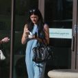 Exclusif - Depuis que Kylie Jenner ne va plus à l'ecole, elle passe ses journées à se remettre de ses nuits de fête, en allant faire du shopping et en mangeant des glaces. Los Angeles, le 17 octobre 2013.
