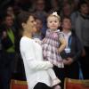 La princesse Victoria et la princesse Estelle de Suède assistaient avec le prince Daniel à la finale de l'Open de Stockholm le 20 octobre 2013. Le prince Daniel a remis le trophée à Grigor Dimitrov, qui a signé le premier succès de sa carrière pro en battant David Ferrer.