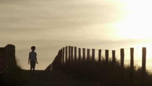 Pascal Obispo a dévoilé le clip de sa nouvelle chanson D'un Ave Maria, le 18 octobre 2013.