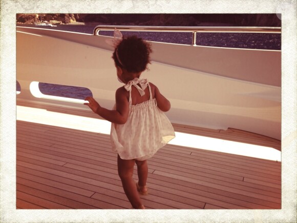 Beyoncé a posté des nouvelles photos de sa fille Blue Ivy, sur son Tumblr.
